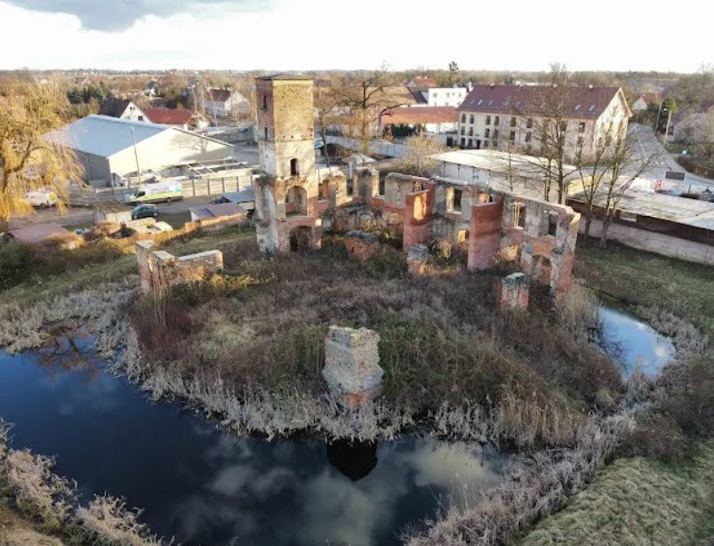 Ruiny zamku Smolec, Poland